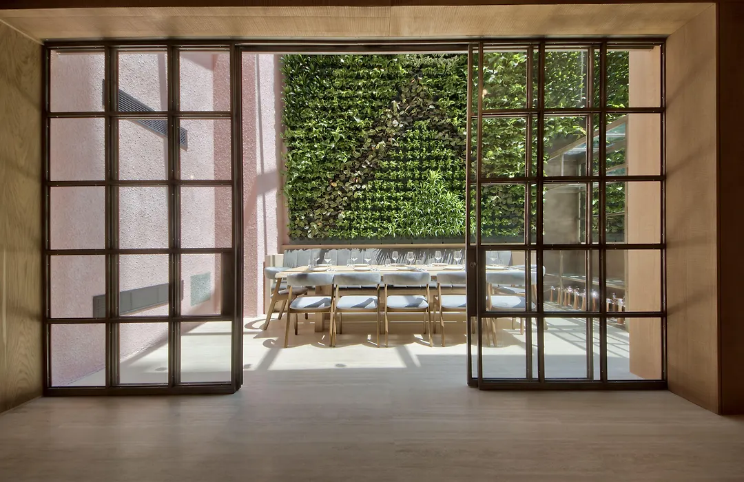 Land'S End, Boutique Hotel-1